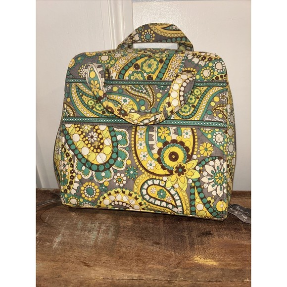Vera Bradley lot : Wallet, 2 Zip Cases, Wristlet And Tech Case - Picture 1 of 12